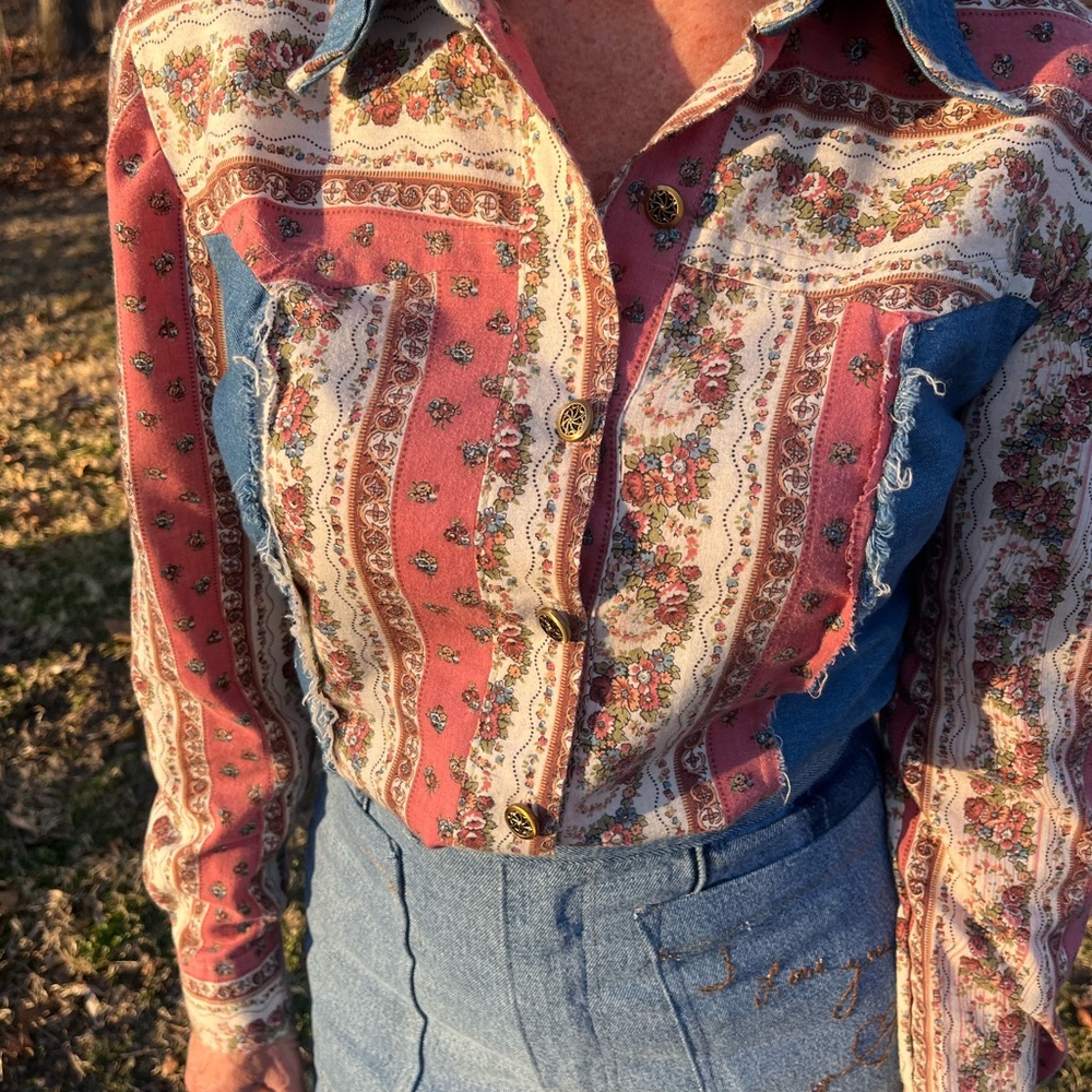 Vintage 1970’s Floral Patchwork Denim Western Shirt - Sz Small - Picture 13 of 14